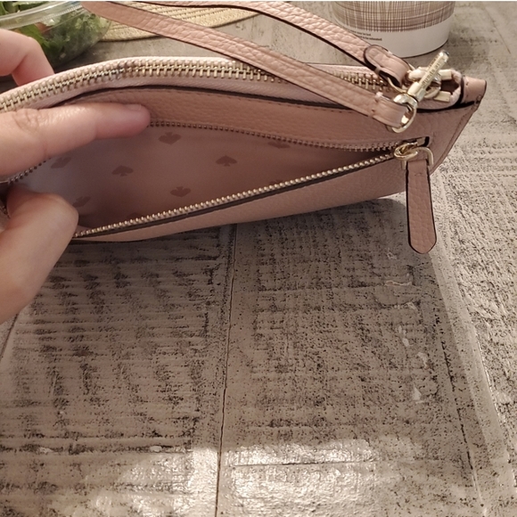 Kate Spade Wristlet - Picture 7 of 9